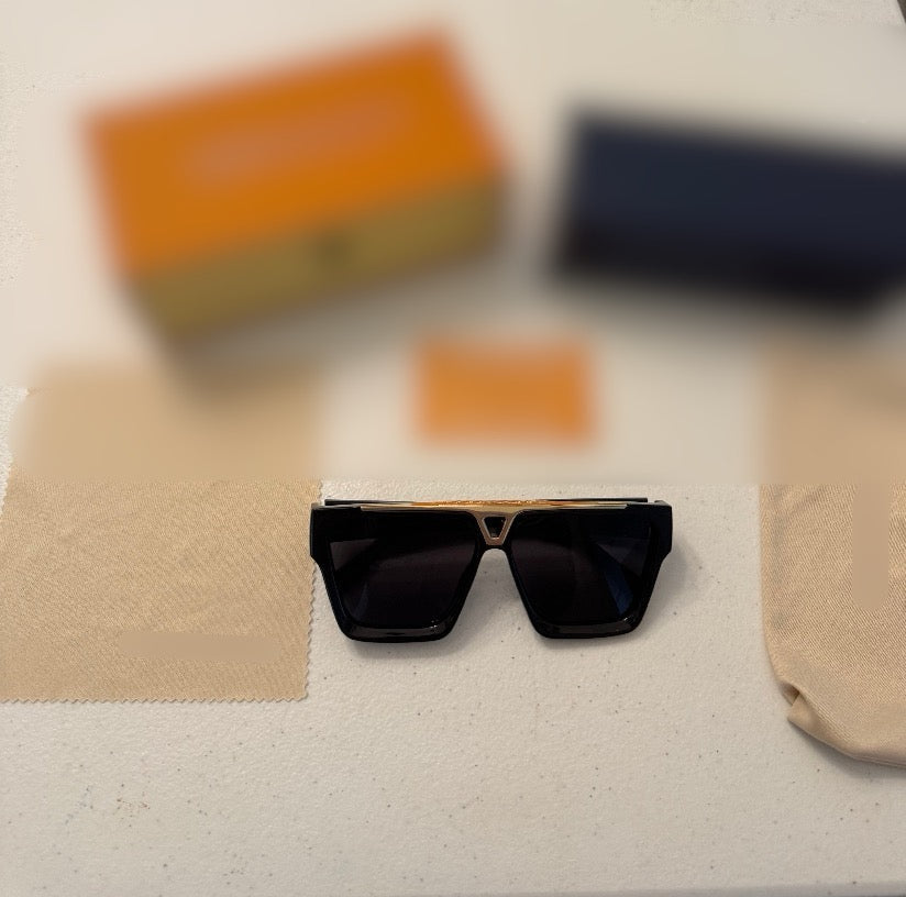 DESIGNER SUNGLASSES